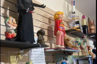 Brocante de la Place (un oeil dans le rétro)