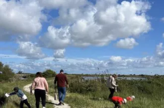 Atelier en famille  "Les explorateurs du marais" au Port des Salines_Le Grand-Village-Plage