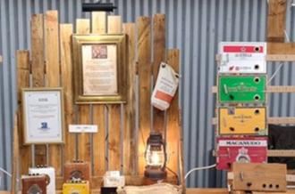 Exposition de cigar box guitars - David LE BERRE