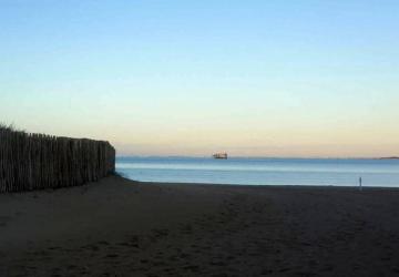 Accès plage le long du chenal de Boyard