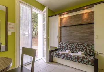 Azureva - Chambre avec lit escamotable