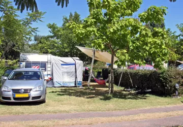Camping La Brande_Le Château-d'Oléron-emplacement-caravane
