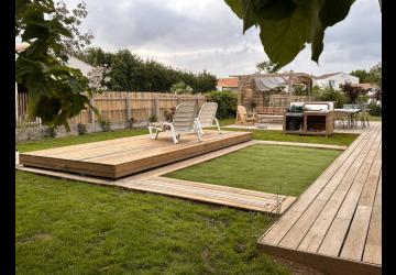 Piscine fermée avec terrasse mobile