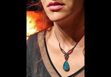 Collier tissage pierre turquoise