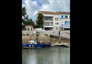 Balcon sur le port