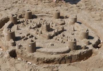 concours de sculpture de sable à thème