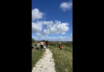 Atelier en famille  "Les explorateurs du marais" au Port des Salines_Le Grand-Village-Plage