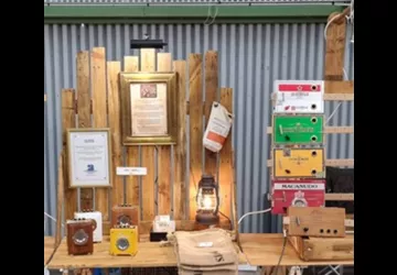 Exposition de cigar box guitars - David LE BERRE