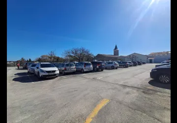 Parking de l'église_Dolus-d'Oléron