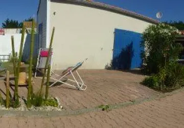 Les Volets Bleus_La Brée-les-Bains